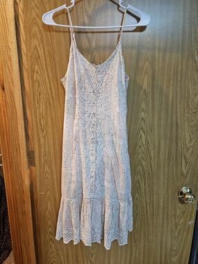 Rachel Zoe Pale Blush Lace Midi Dress with Ruffle Hem
